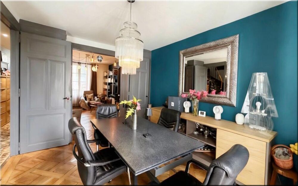 Vente Maison Maison à vendre 7 pièces GEX (01) GEX CENTRE – Maison familiale de caractère avec jardin, à deux pas des écoles Gex