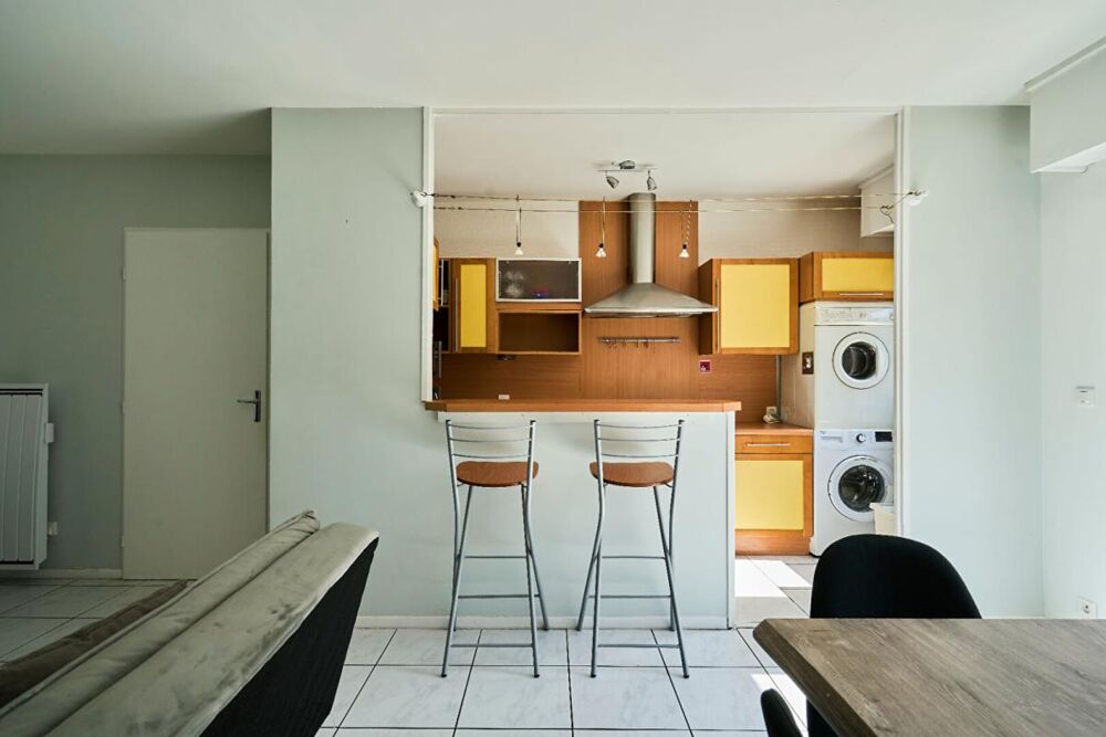 Vente Appartement Lille  Rdc 2 pièce(s) 48.41 m2 avec Jardin et Place de Parking Lille