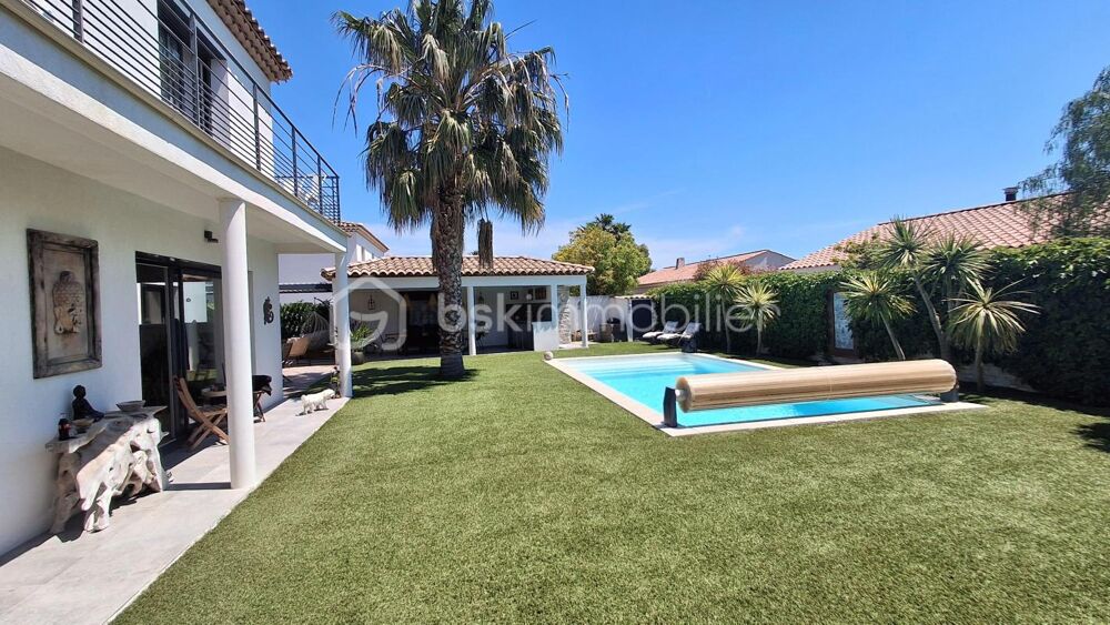 Villa contemporaine récente avec piscine  parfait état