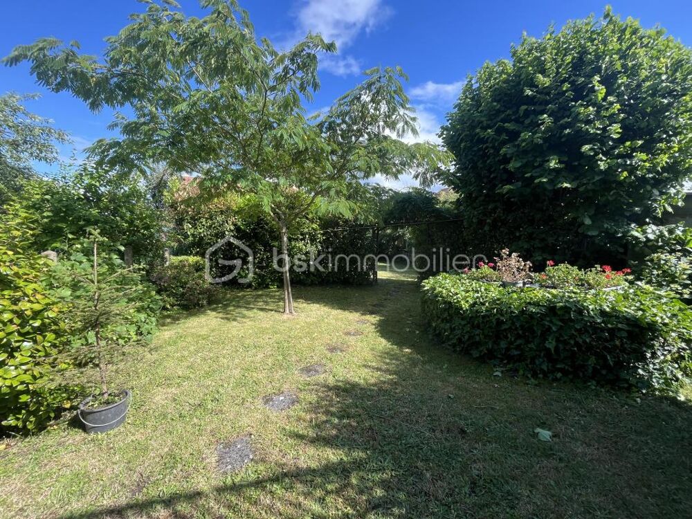 Charmante maison de 105 m2, Garage, 5 chambres avec un beau jardin au calme sans vis a vis
