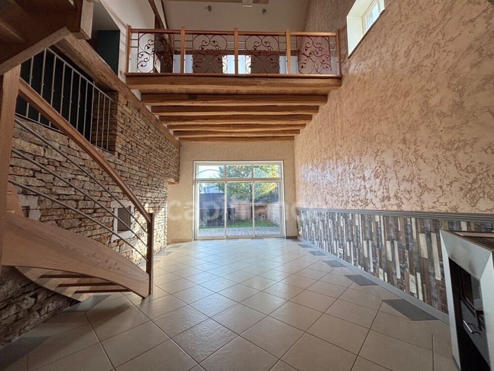 Vente Maison Maison à vendre 5 pièces (71390) - 180 m² - 3 Chambres Jully les buxy