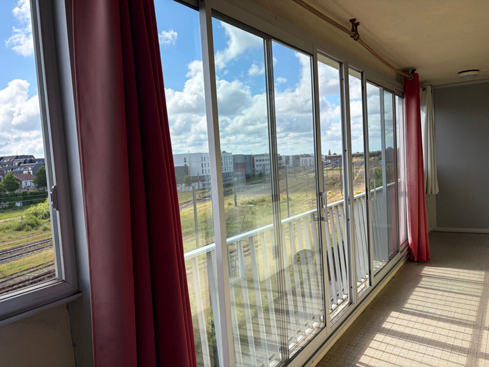 Location Appartement LA ROCHE SUR YON (85000) APPARTEMENT T2 / 53 M² AVEC LOGGIA CAVE ET STATIONNEMENT PRIVATIF AU 3EME SUR 3 La roche sur yon
