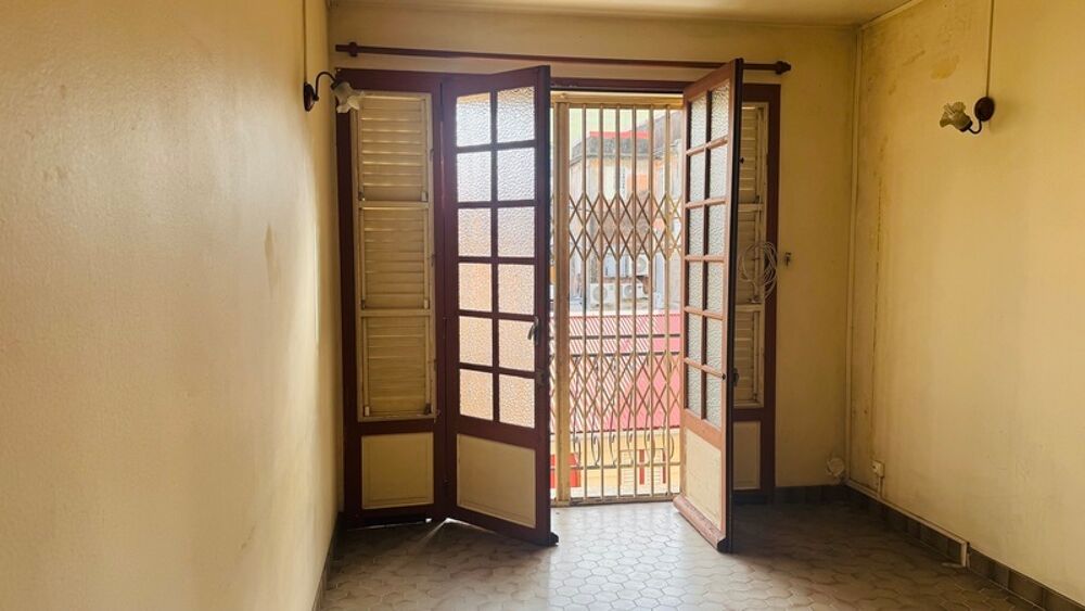 À VENDRE  APPARTEMENT T3 À RÉNOVER EN PLEIN CENTRE-VILLE DE FORT-DE-FRANCE (972)