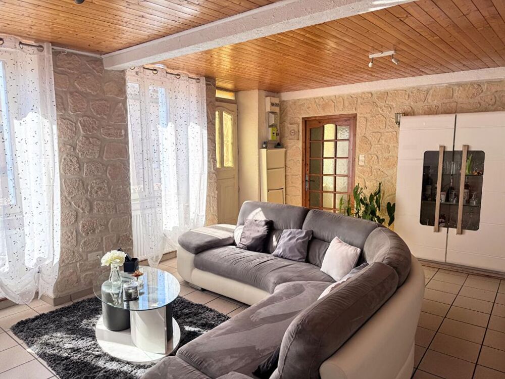 Maison familiale pleine de charme - 146 m² - Saulzet Le Chaud