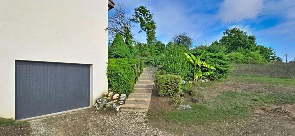 Vente Maison Maison individuelle sur sous-sol, avec piscine sur un terrain de 1491 m² Paussac et saint vivien