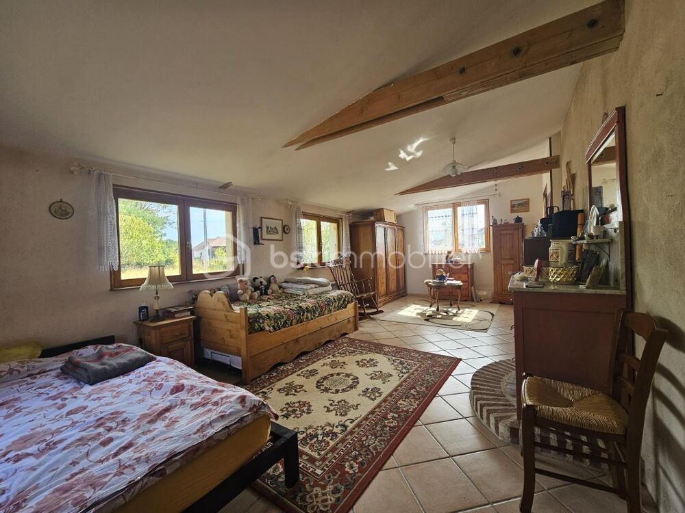 Vente Maison À VENDRE – Maison de 113 m² avec 1,36 hectare de terrain Le fay