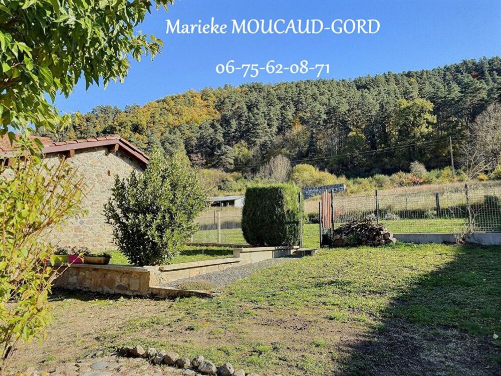 Vente Maison Maison en pierre rénovée de 150 m²  4 chambres dépendances  terrain clos  1489m² Beauzac