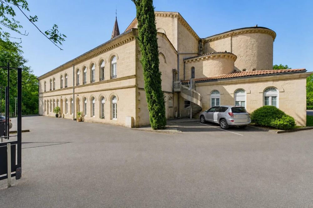 Appartement de 66 m² en ancienne chapelle, Loué