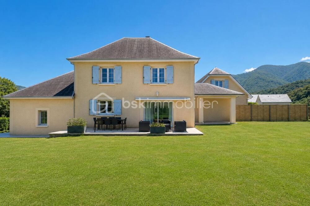 Vente Propriété/Château RARE - ENSEMBLE IMMOBILIER COMPOSÉ DE 4 HABITATIONS - VUE PYRÉNÉES - PISCINE - 4 500 M² - 10 MIN DE LOURDES Lourdes