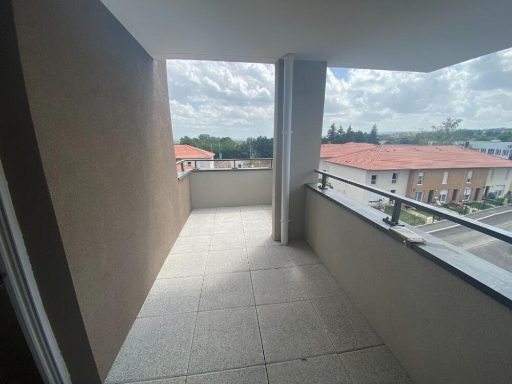 Location Appartement T4 avec balcon et double parking à VILLEFONTAINE Villefontaine