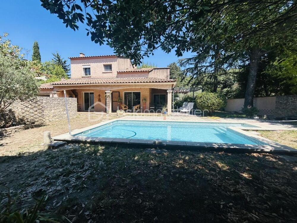 Vente Villa Villa avec piscine de 141 m² de surface utile sur terrain de 702 m² + garage et abris Nimes
