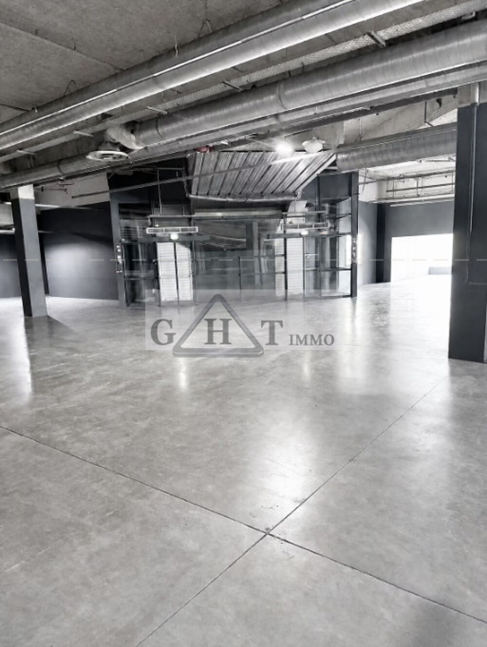   SAINT-DENIS – STADE DE FRANCE – LOCAL COMMERCIAL 4 329 M² À LOUER Saint denis