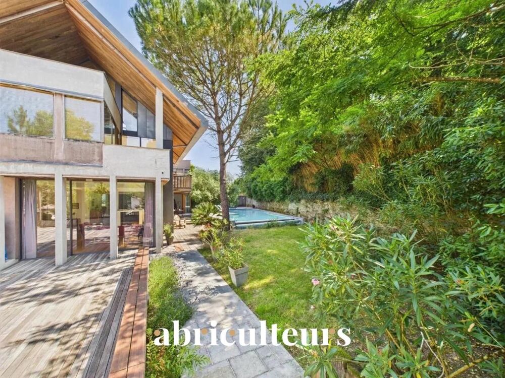 Splendide maison d'architecte dans un écrin de verdure - 317m², piscine et grandes terrasses - Nantes Sud