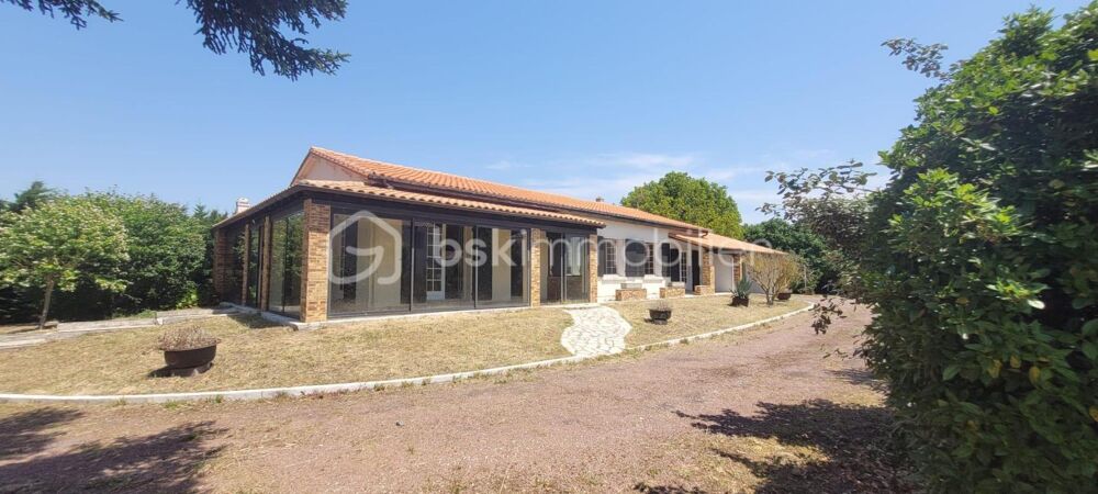 MAISON 7 PIECES, 4 CHAMBRES, DOUBLE GARAGE ET ATELIER SUR 1370M2 DE TERRAIN