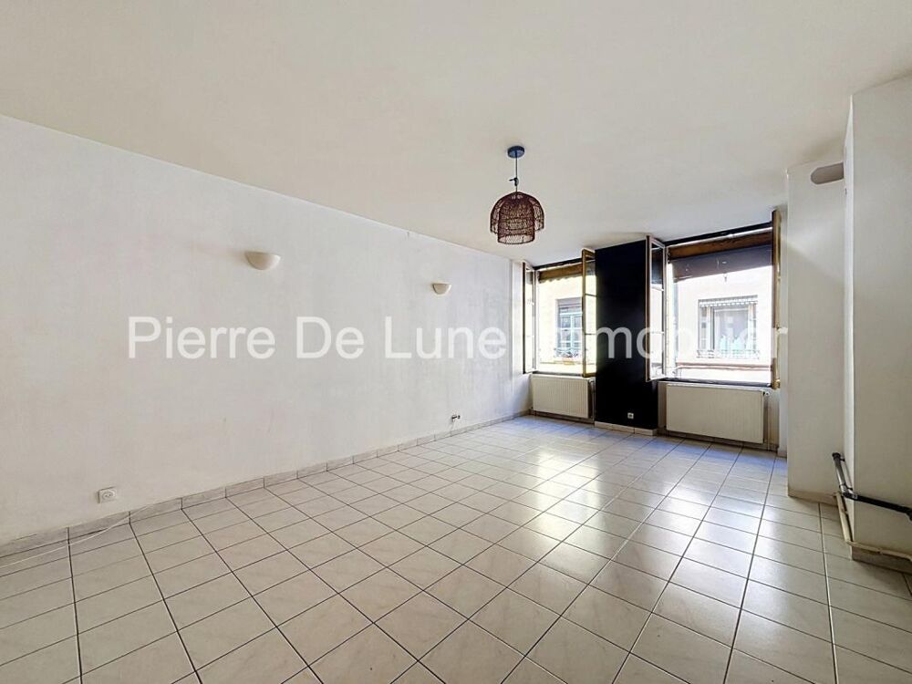 LYON 2  RUE NEUVE  T3 À RÉNOVER AU COEUR DE LA PRESQUÎLE