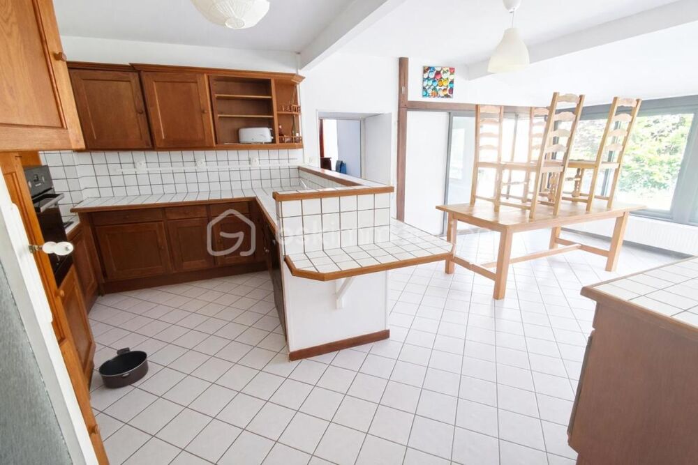 Charme de lancien & beaux volumes à Monéteau  Maison 175 m² avec jardin