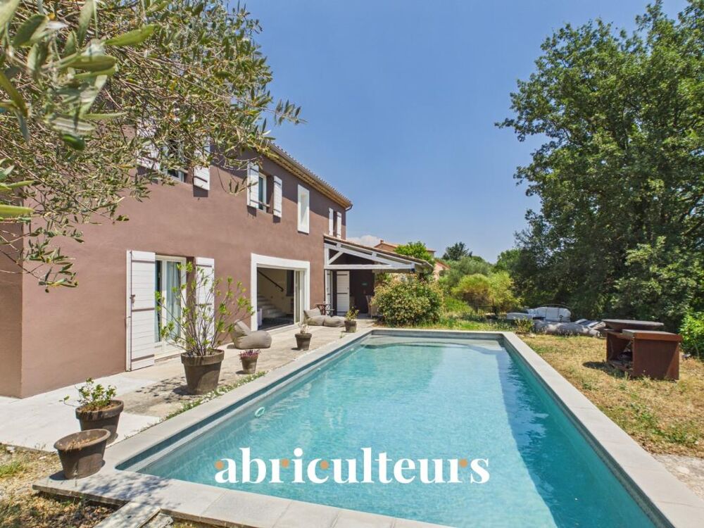 Spacieuse villa avec piscine et terrain denviron 1 500 m² , dépendance et vue dégagée en vente à Callian (83440)