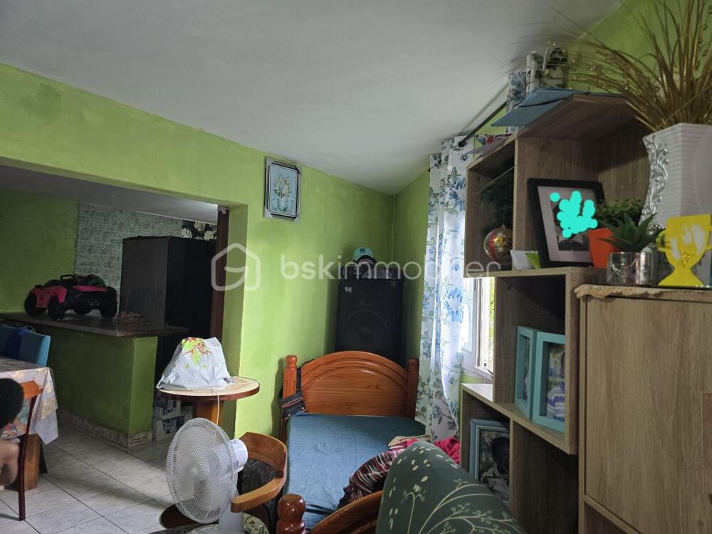Appartement F3 de 80 m² 137 000€ au rez de chaussé à l'entrée de ville de St André 97440