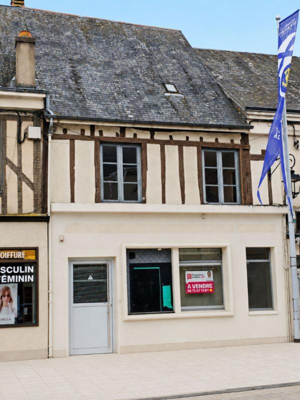   IMMEUBLE MIXTE  centre-ville à fort potentiel , garage traversant et jardin 