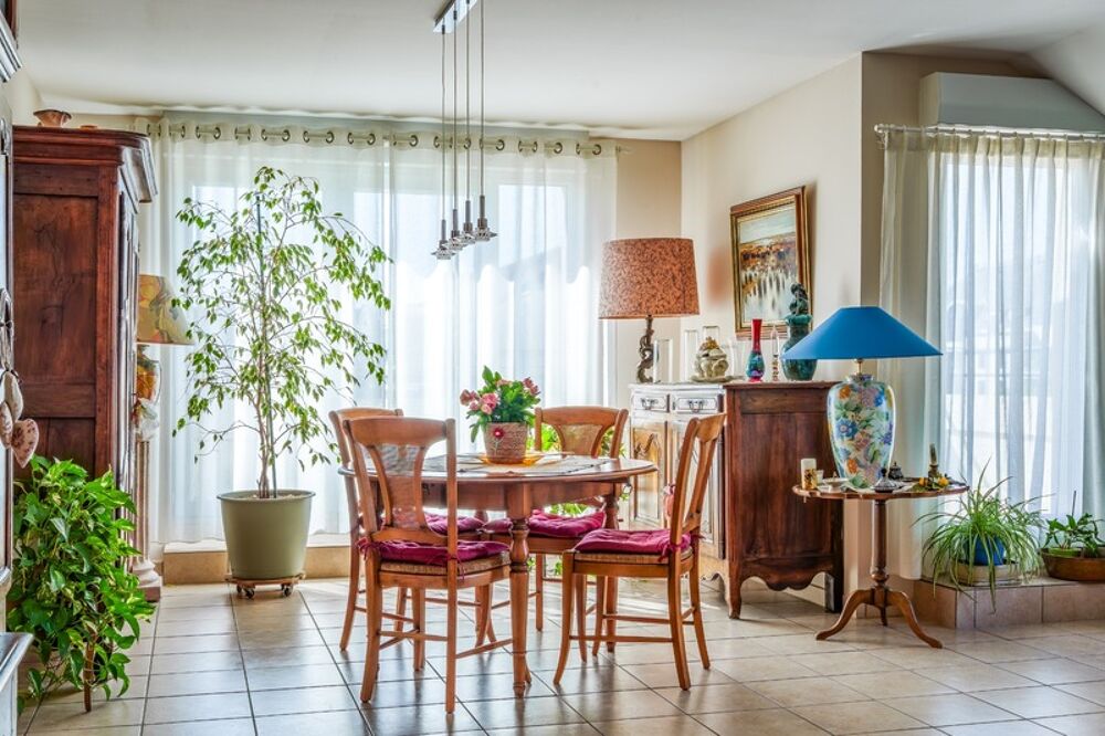 RARE SUR LE MARCHÉ  Superbe appartement de 5 pièces avec double terrasse, suite parentale et double garage