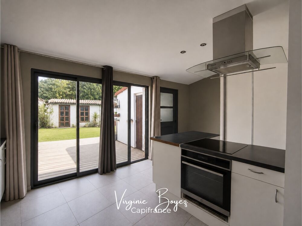 ? À VENDRE EN EXCLUSIVITE  Maison de ville 88 m² avec cour et dépendance à Bourbourg