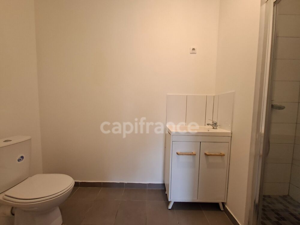 Location Appartement Chambre 19 m² avec salle d'eau et WC privatifs – Colocation meublée – 460 € CC – Roubaix Roubaix