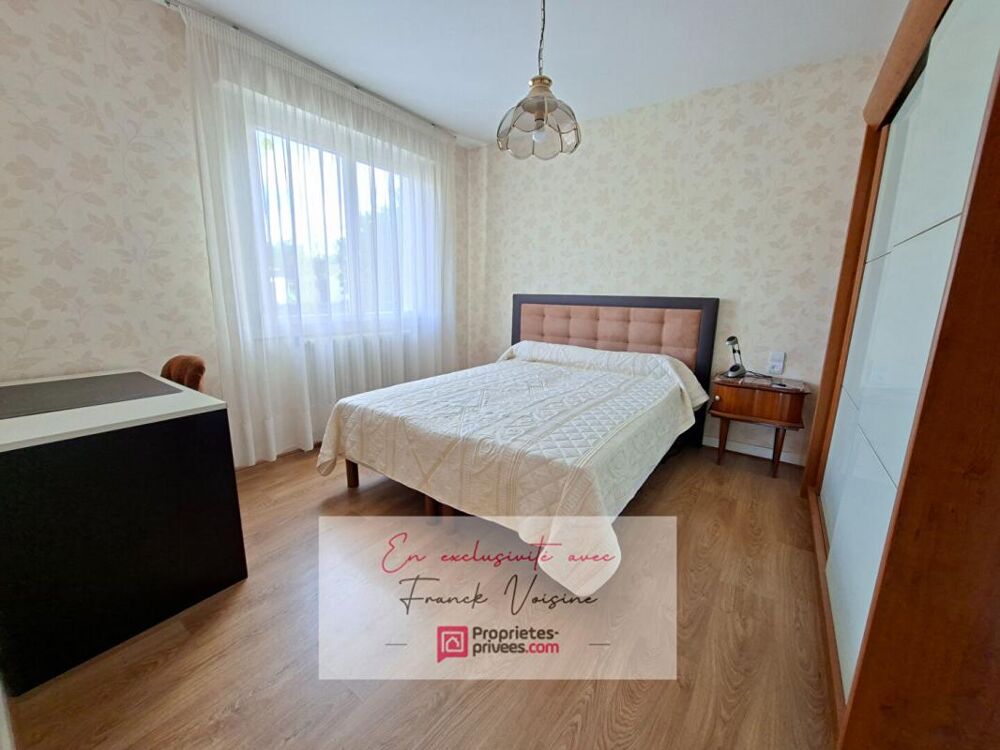 A VENDRE en exclusivité aux Herbiers, Maison de 140 m2 avec 4 Chambres et 1 bureau sur un terrain de 1062 m2