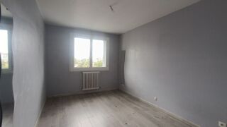  Appartement à louer 4 pièces 86 m²