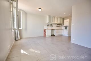  Duplex/triplex  vendre 4 pices 85 m