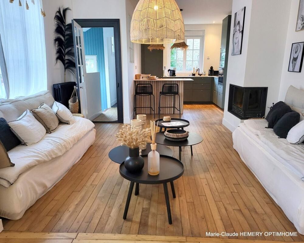 Vente Maison DINARD, MARCHÉ :Élégante maison rénovée – 4 chambres en suite, garage et 2 stationnements. Plages et commerces à pied Dinard