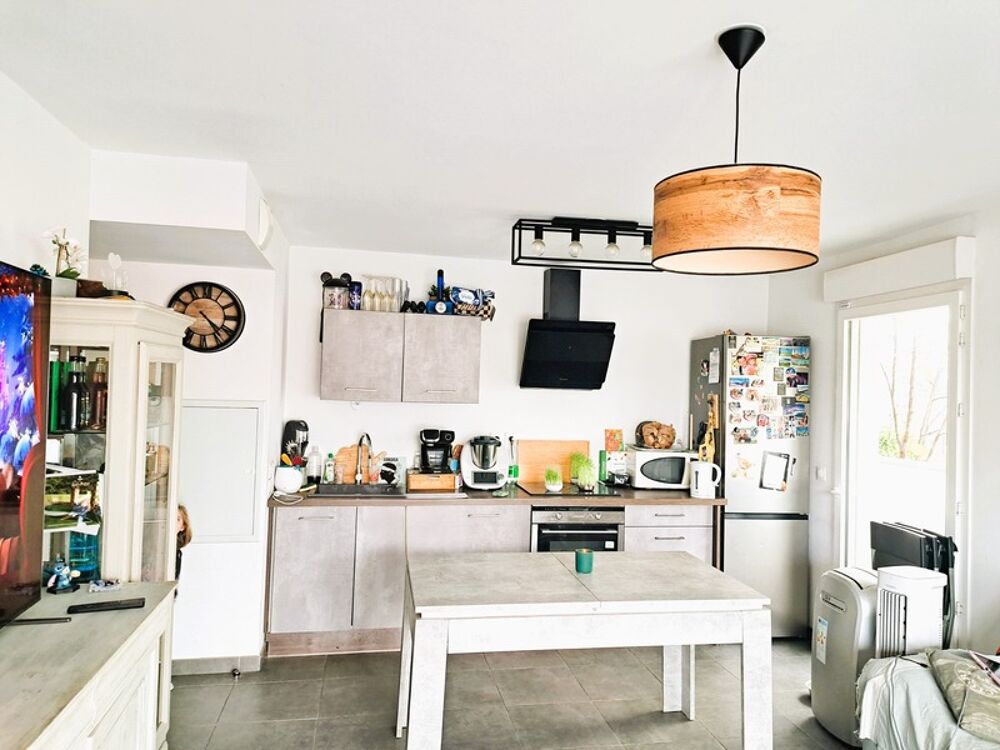 MARSEILLE 13ème Château Gombert ,Appartement très récent T3 de 59M² + grande terrasse, parking privé et garage