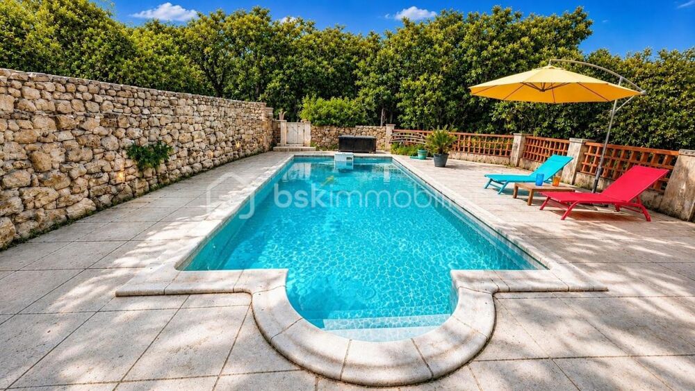 Vente Maison Un havre de paix au cœur des Alpilles Et si votre prochaine maison était celle où chaque journée ressemble à des vacances ? Aureille