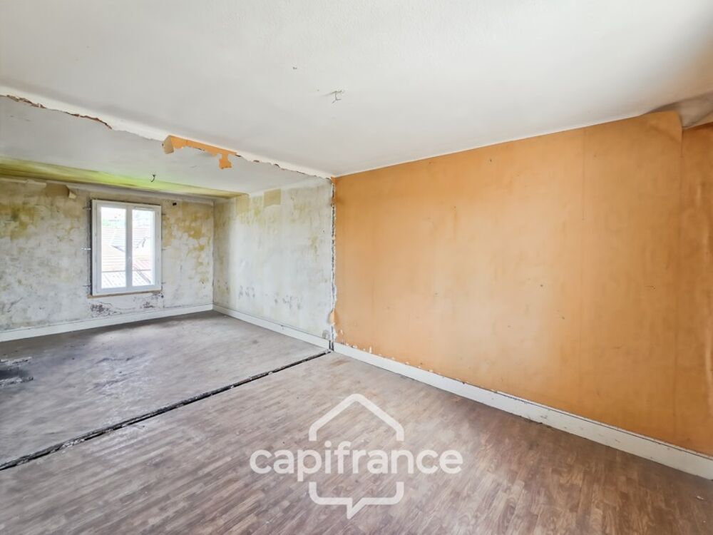 IMPHY (58) - Duplex 75 m² à rénover - Accès privatif, garage et cour
