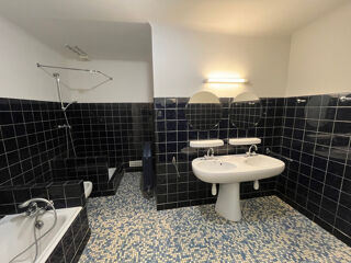  Appartement � louer 4 pi�ces 120 m�