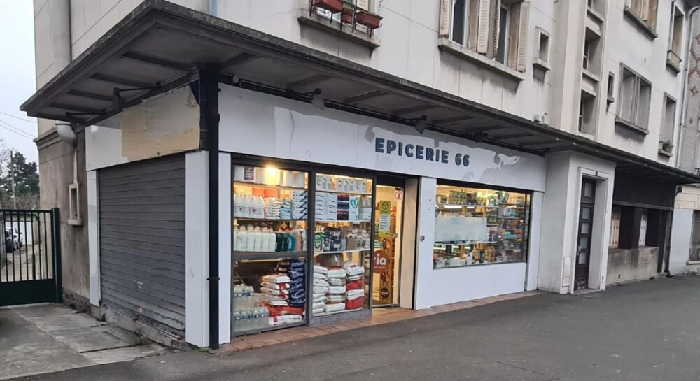   LOCAL COMMERCIAL AVEC SOUS-SOL + APPARTEMENT   EXCELLENT REN 