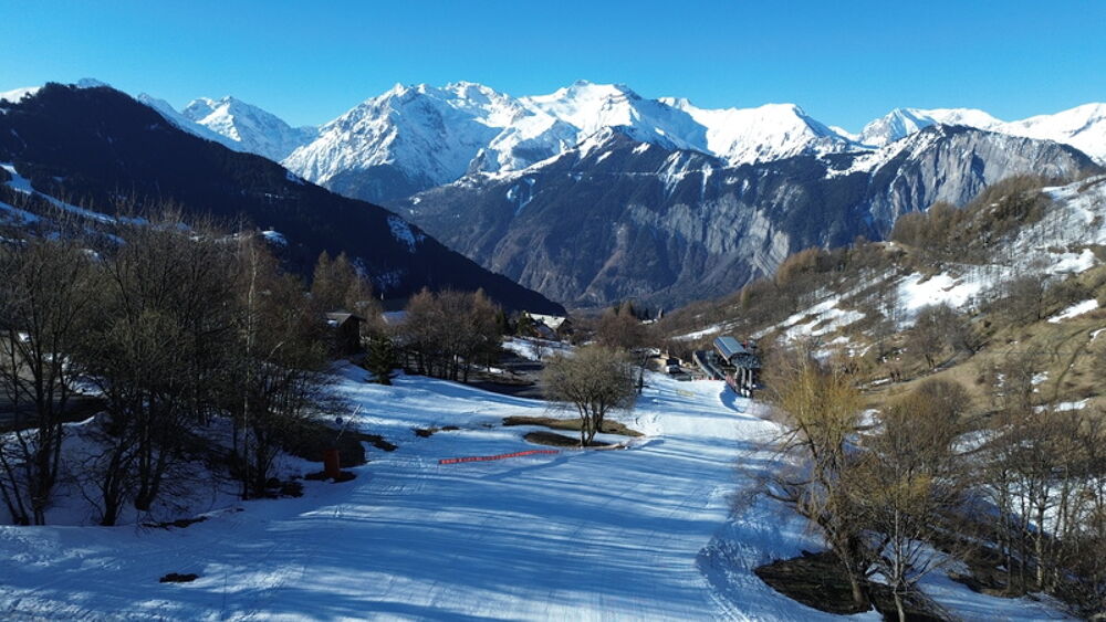 T2 cabine, garage, cellier, à Huez Village  Vue panoramique, grand balcon et accès direct aux pistes