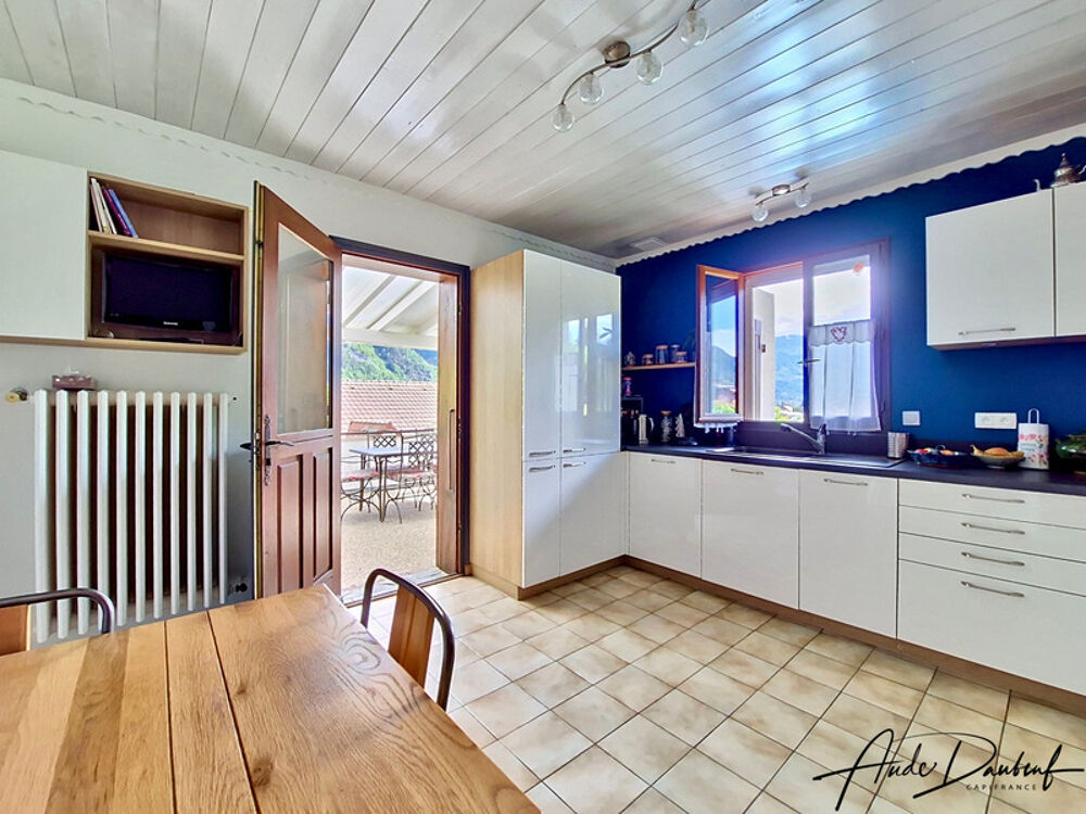 Vente Maison Maison 4 chambres avec terrasse, piscine, jardin arboré, garage, atelier Cluses