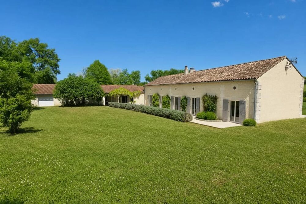 Demeure en pierre avec piscine et vue sur la vallée à Douville