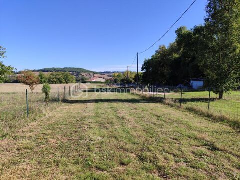   Terrain constructible, avec deux maisons, loues Maison - 8 pice(s) - 196 m