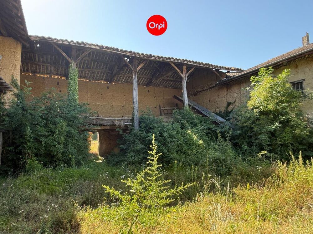 Grange à réhabiliter  Projet de 3 logements avec jardins et stationnements