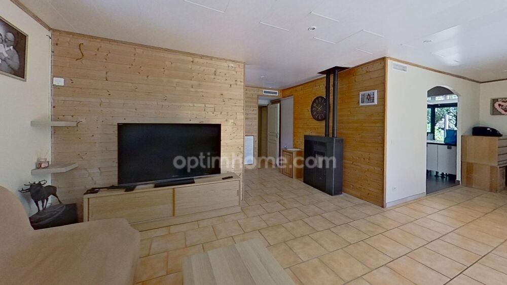 Vente Maison Maison à vendre 5 pièces LE LUC (83) -4 chambres 3wc - 2 salle d'eau au Luc en provence 83340 Le luc