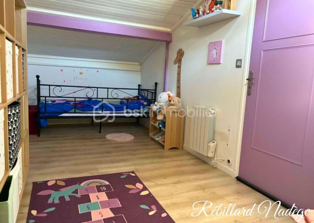 ** Maison familiale avec jardin clos et garage et de beaux volumes à personnaliser! **