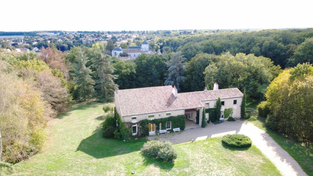 Vente Maison Propriété de 313 m 2 à Nouaille Maupertuis , 7 chambres, logement indépendant,  grand parc , garage Nouaille maupertuis