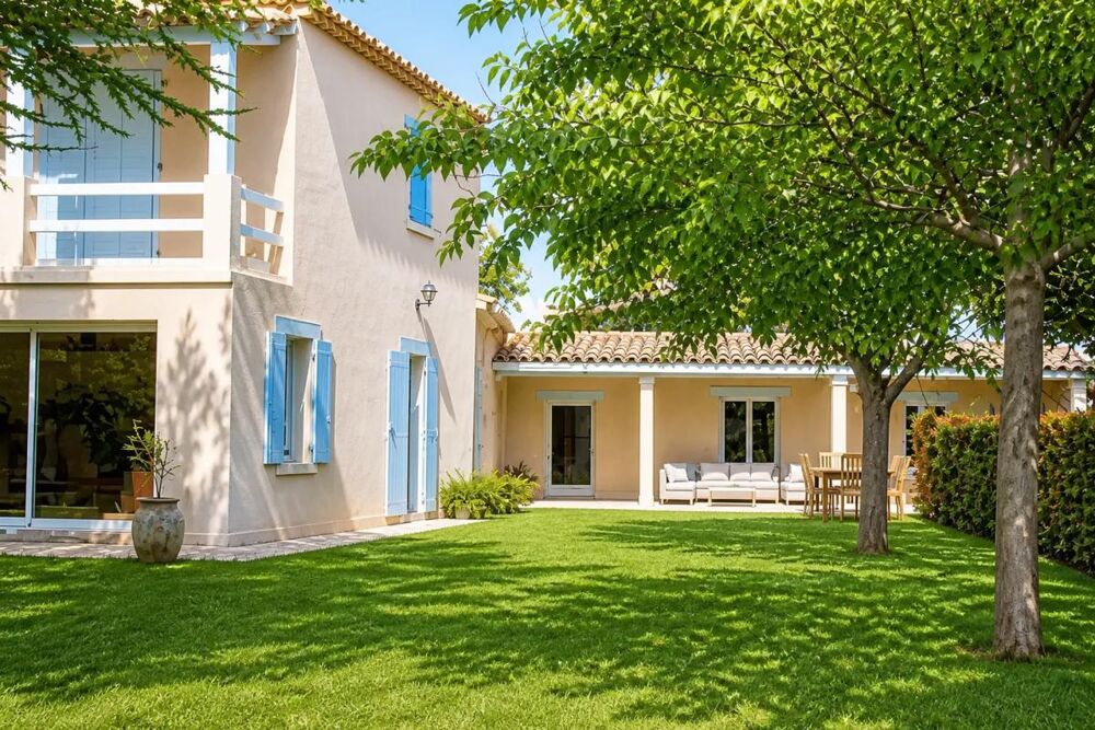 Propriété de 15 pièces de 400 m² à Revest-du-Bion