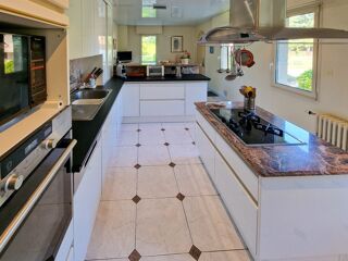  Propriété/château à vendre 9 pièces 320 m²