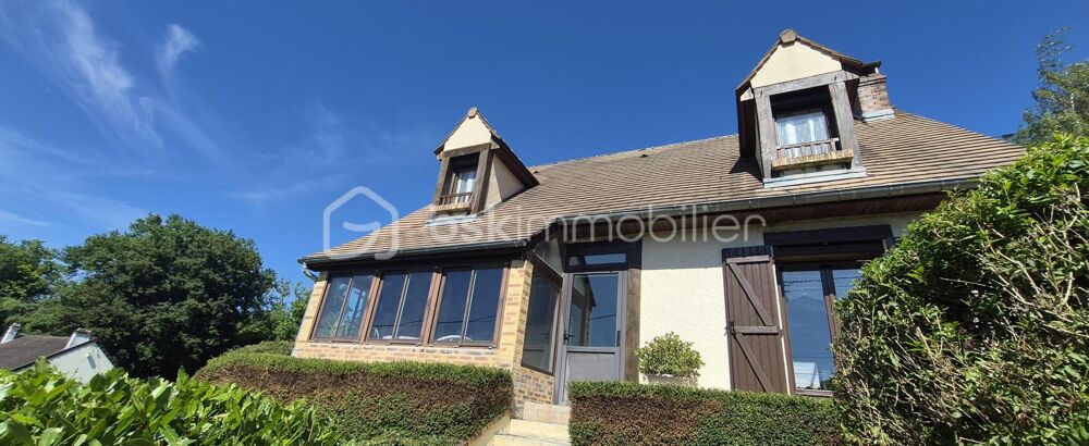 Maison individuelle avec piscine et sous-sol total