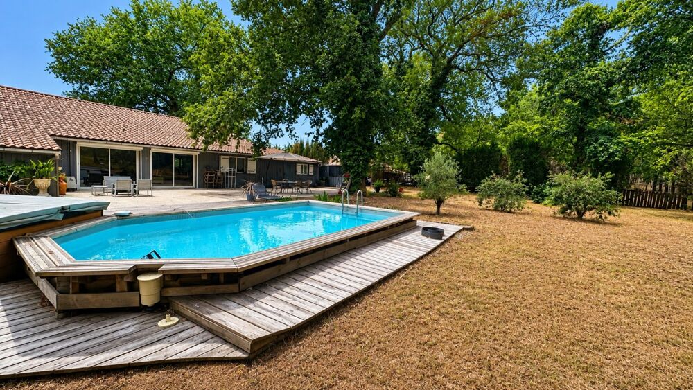 Propriété à vendre 215m² SAINT JEAN D'ILLAC (33)