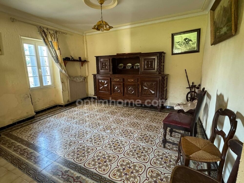 Maison 8 pièces + dépendances à Saint Etienne du Grès proche Saint Rémy de Provence