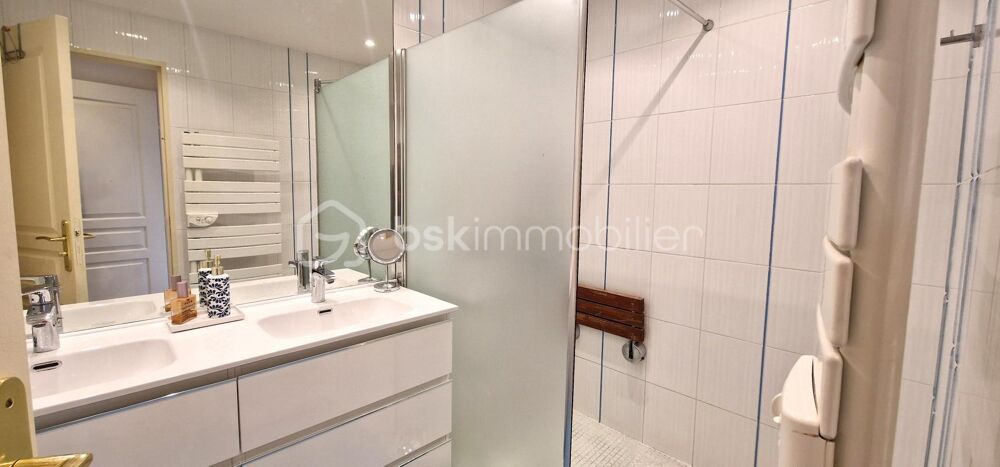 � vendre  Maison �ze (06360)