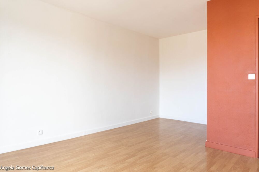 Charmant studio de 28,27 m2 avec balcon, cave et parking NEUILLY SUR MARNE (93)